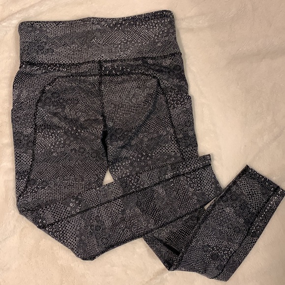 Lululemon Fast & Free 7/8 Tight II *Nulux 25"
Meisai White Black size 8 - Picture 1 of 12